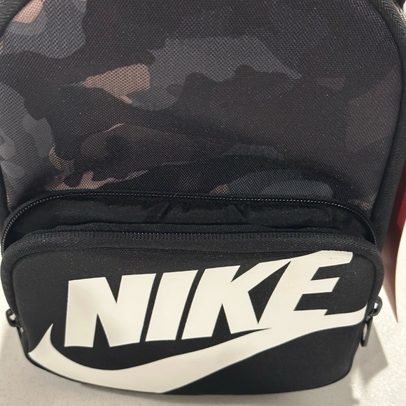 Nike Insulated Lunch Box - Picture 5 of 6